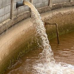 Bomba de impulsión para balsa de riego
